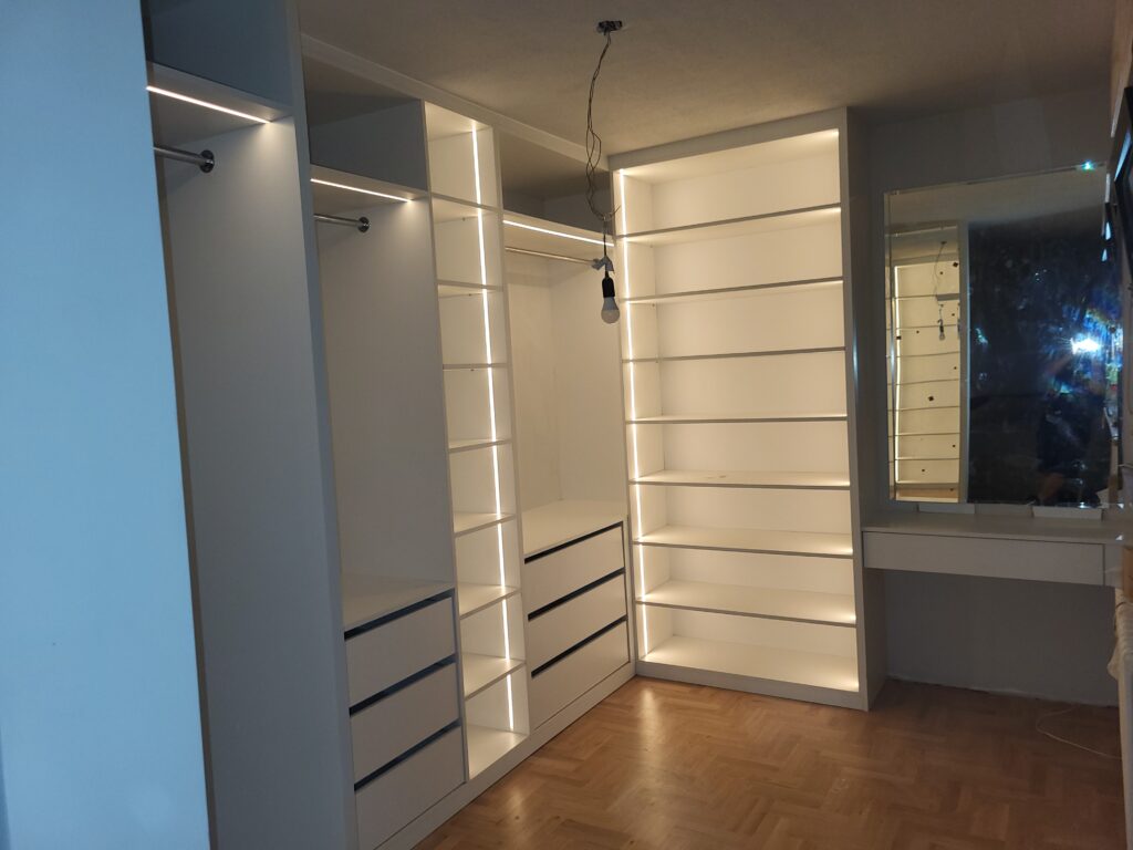 Garderoben einbau garderobe mit led beleuchtung