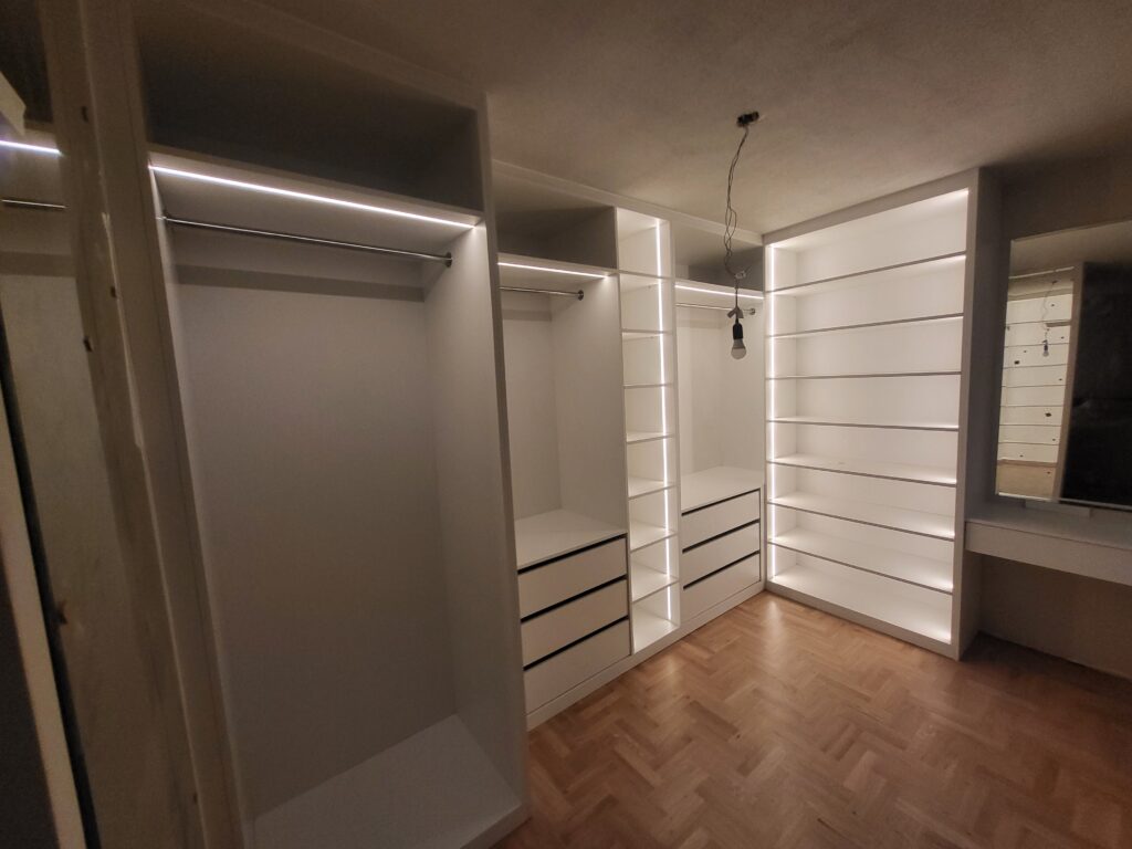Garderoben einbau garderobe mit led beleuchtung